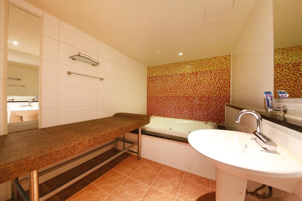 Hotel Diamond Suwon Exterior foto