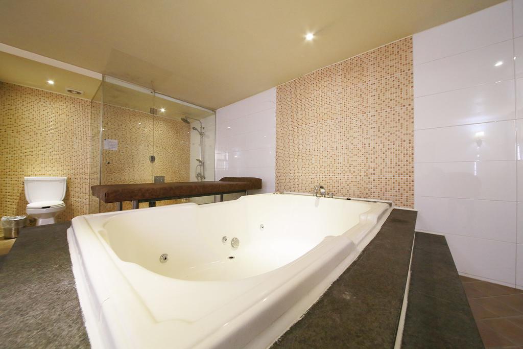 Hotel Diamond Suwon Exterior foto