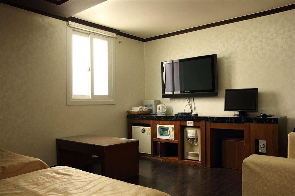Hotel Diamond Suwon Exterior foto